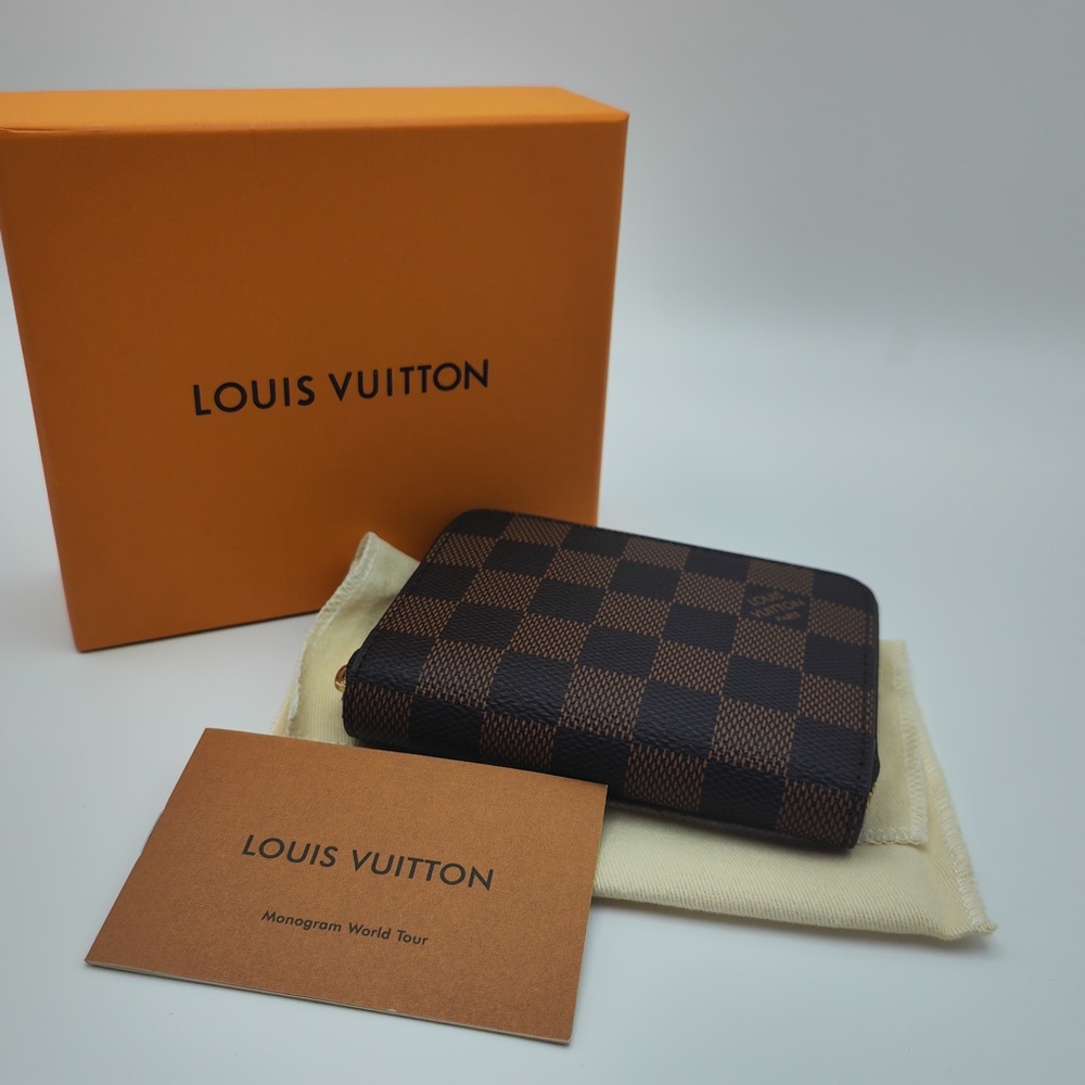 Louis Vuitton Men's Wallet - Dark Brown Checkered